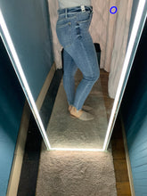 Load image into Gallery viewer, Tessa Mid Rise Detail Judy Blue Skinny Jean
