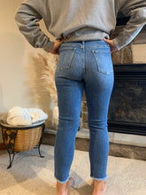 Load image into Gallery viewer, Nicole Judy Blue Boyfriend Jean
