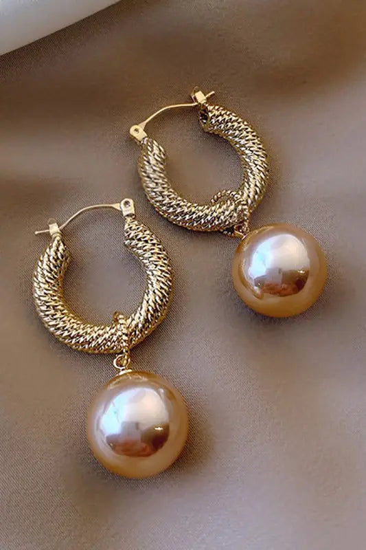 Elegant Gold Pearl Earring