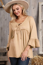 Load image into Gallery viewer, Camel 3/4 Sleeve Detailed Top
