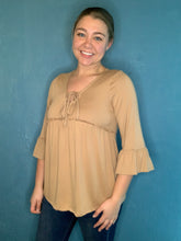 Load image into Gallery viewer, Camel 3/4 Sleeve Detailed Top
